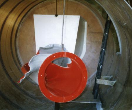 [Il montaggio all'interno di un pozzetto in PRFV]